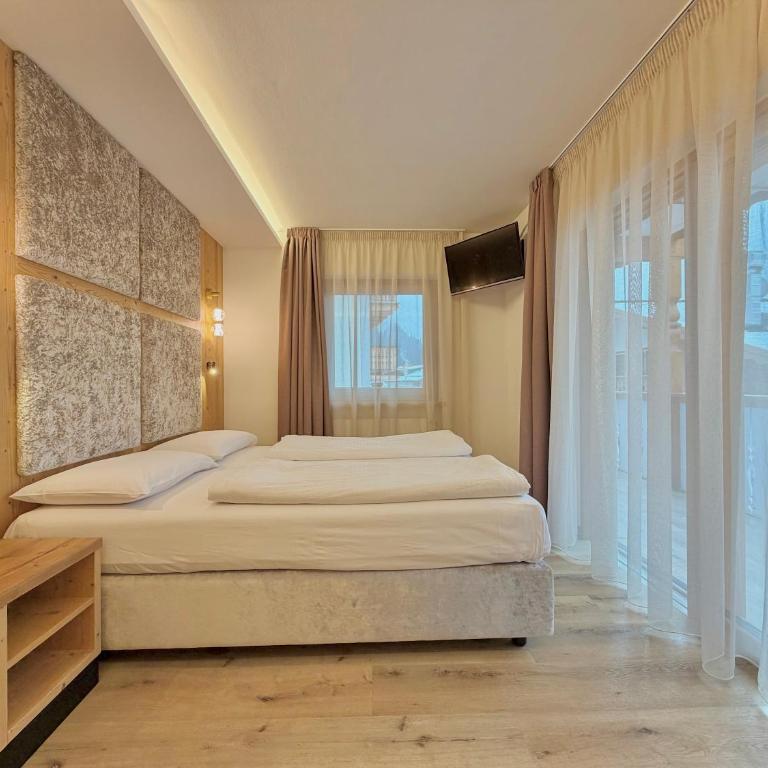 B&B Cèsa Planber Mountain View BIKE FRIENDLY - Quadruple Superior Room with Balcony and Mountain View - 2