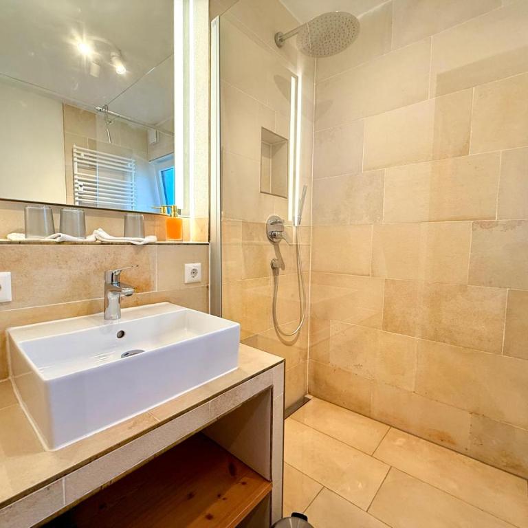 FeWo Berg-Faszination - Two-Bedroom Apartment with Mountain View - 13