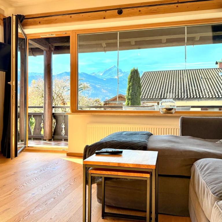 FeWo Berg-Faszination - One-Bedroom Apartment with Balcony and Mountain View - 4