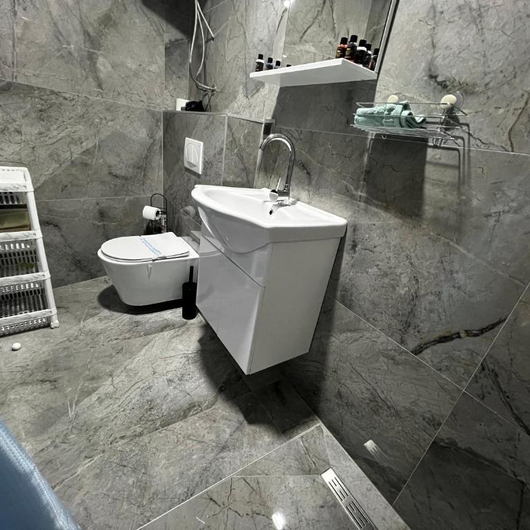 Apartmani M&DŽ Bihać - Two-Bedroom Apartment - 6