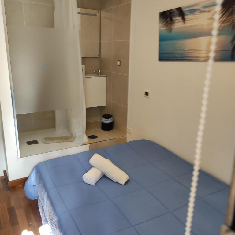 casa cairasco - Habitación con cama grande y balcón - 4