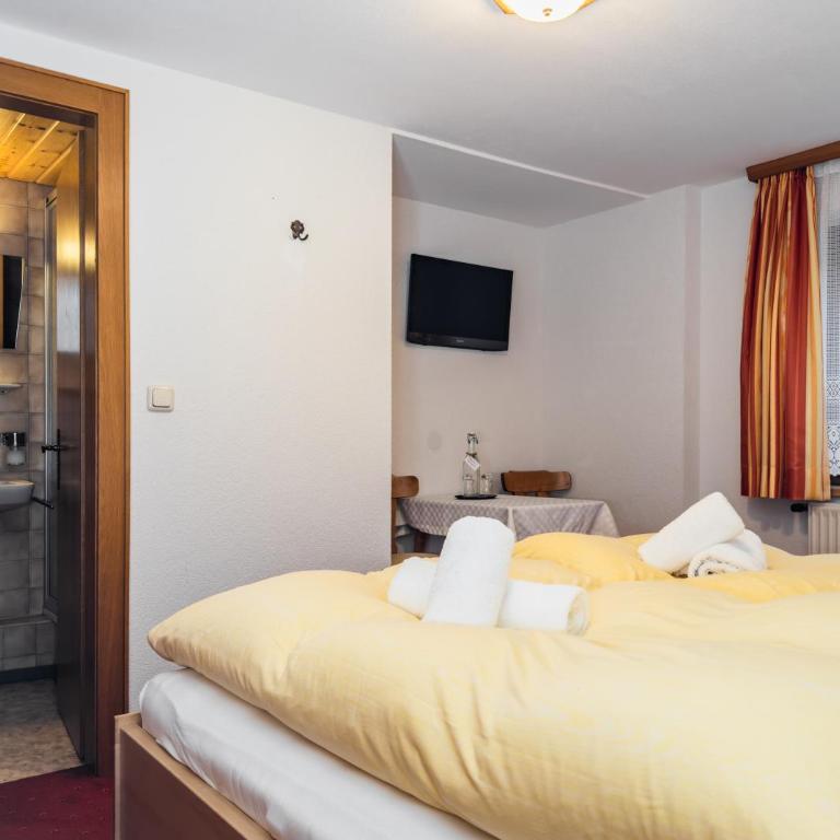 Frühstückspension Gweil - Doppelzimmer mit Dusche - 7