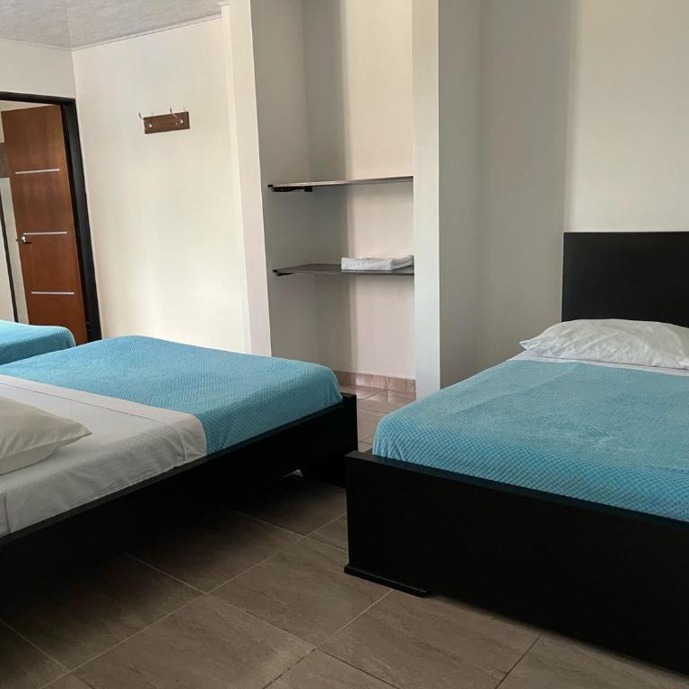 Hotel La Realeza - Triple Room - 1