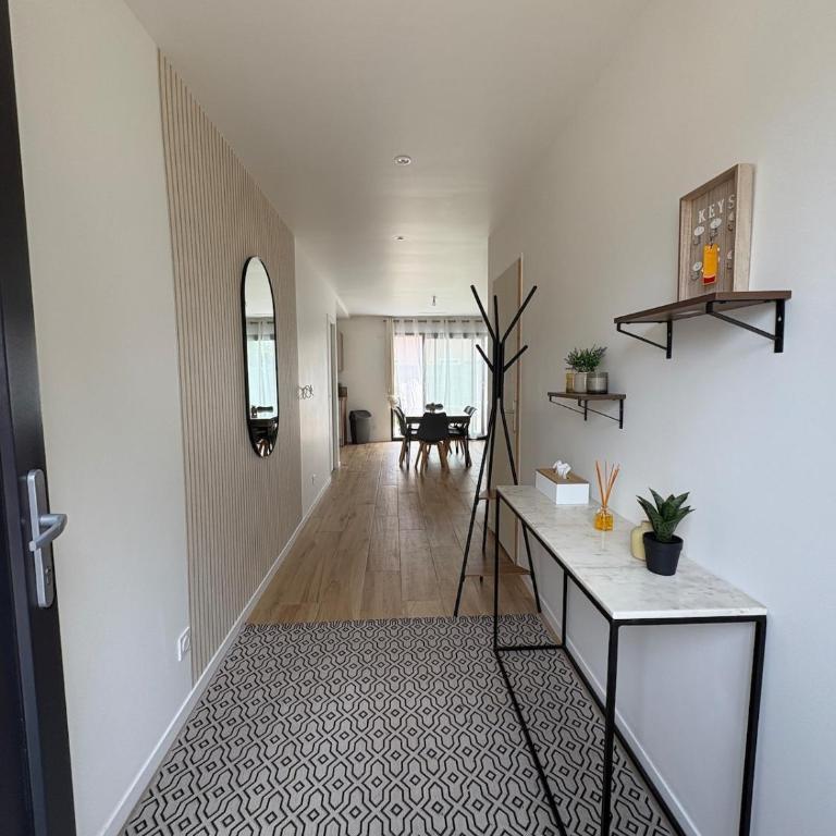 Maison avec jardin Le Refuge Urbain - Five-Bedroom House - 6