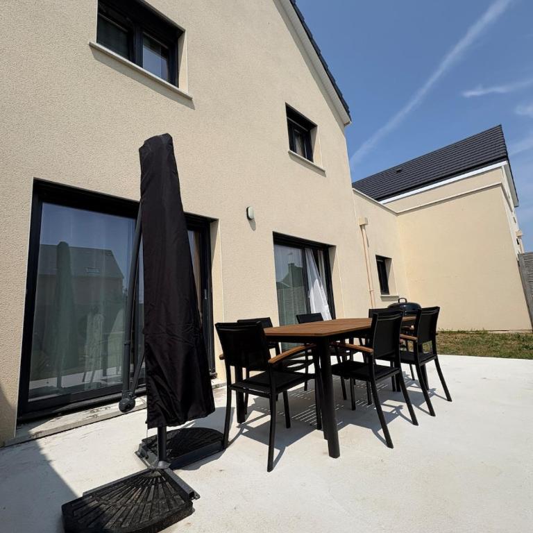 Maison avec jardin Le Refuge Urbain - Five-Bedroom House - 9