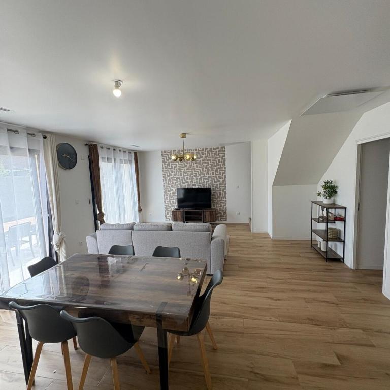 Maison avec jardin Le Refuge Urbain - Five-Bedroom House - 10