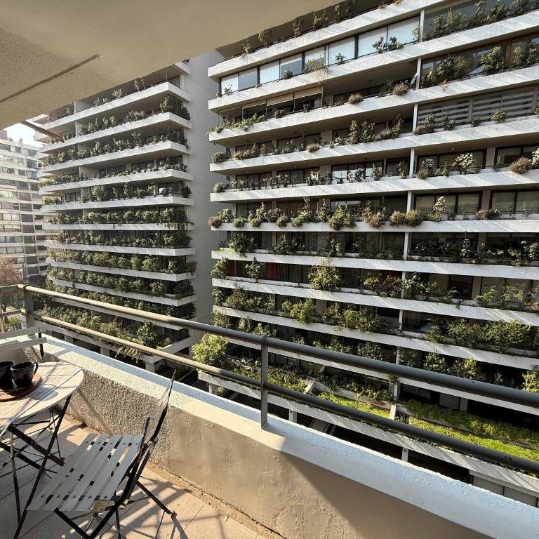 HOM I Metro EL GOLF con Parking LasCondes - Apartment - 12