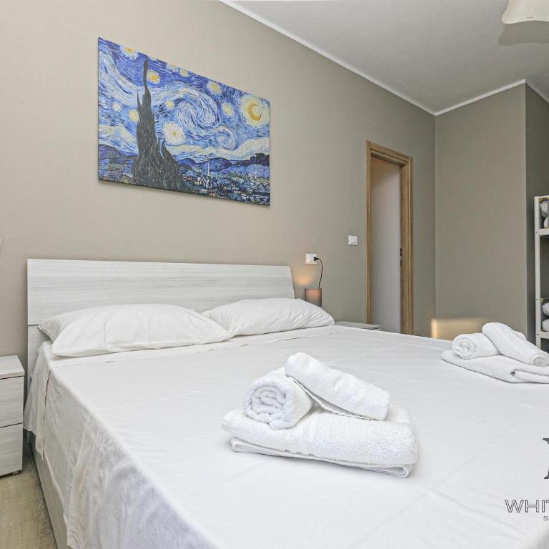 Penthouses with Parking in Palazzo San Paolo By ML WHITE HOUSE - Two-Bedroom Apartment with Balcony and Terrace - 2