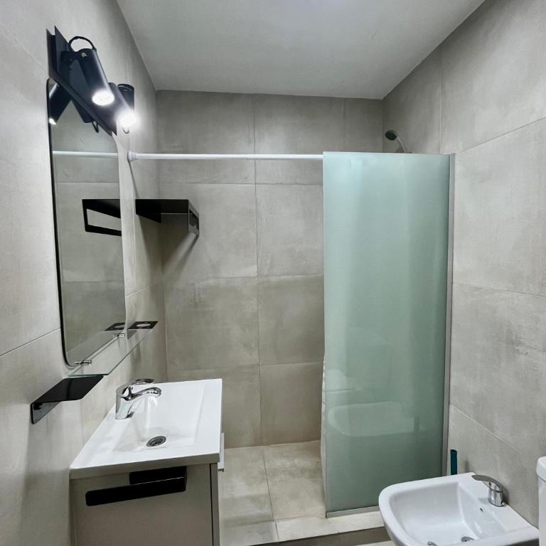 Hermoso departamento con balcón y vista al Lago - Apartamento de 1 dormitorio - 31