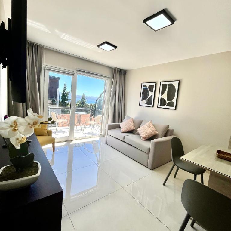 Hermoso departamento con balcón y vista al Lago - Apartamento de 1 dormitorio - 8