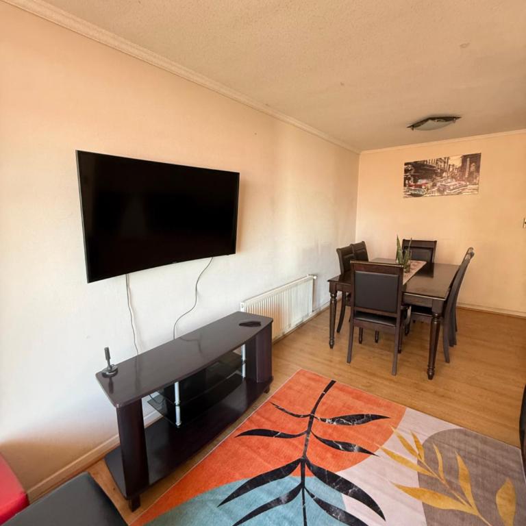 Home Sur - Three-Bedroom Apartment - 9