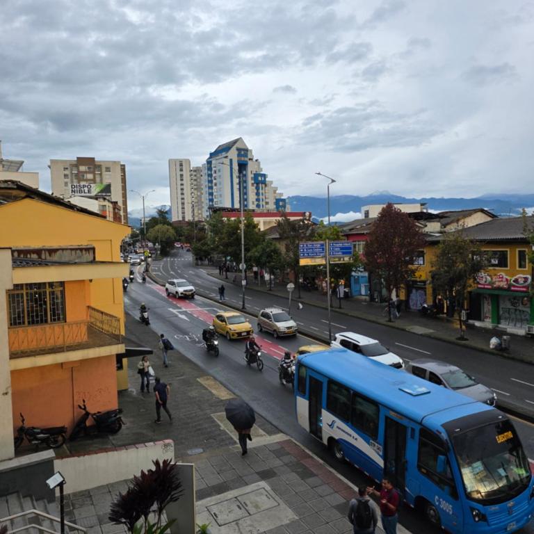 Apartaestudio con vista a AV Santander Manizales - Apartamento de 1 dormitorio - 3