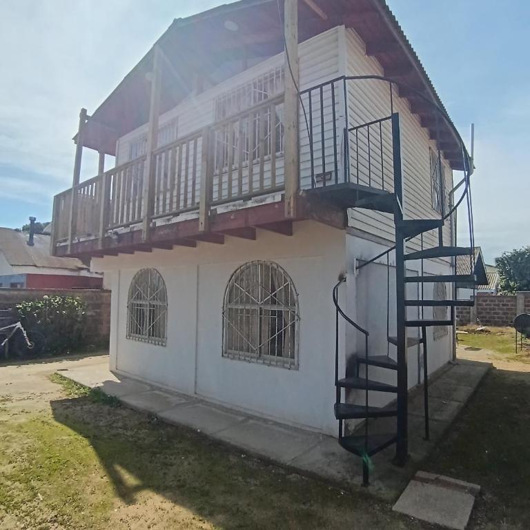 Casa familiar grande El Quisco parrilla y estacionamiento - Four-Bedroom House - 1