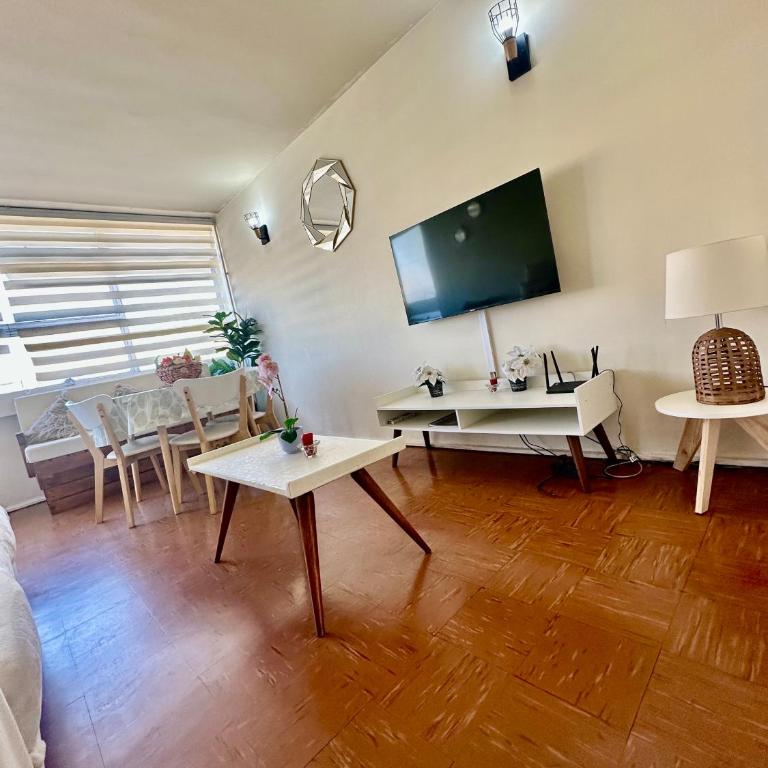 Amplio departamento céntrico - Suite Familiar con balcón - 3