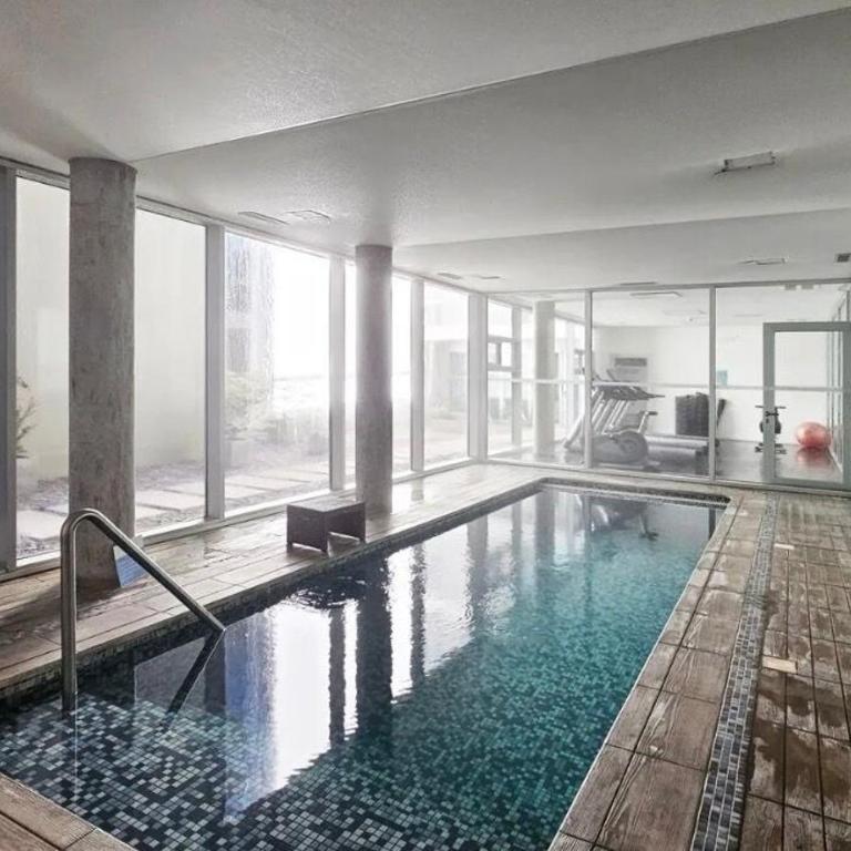 Apartamento moderno frente a la Rambla con balcón, piscina y garaje - One-Bedroom Apartment - 14