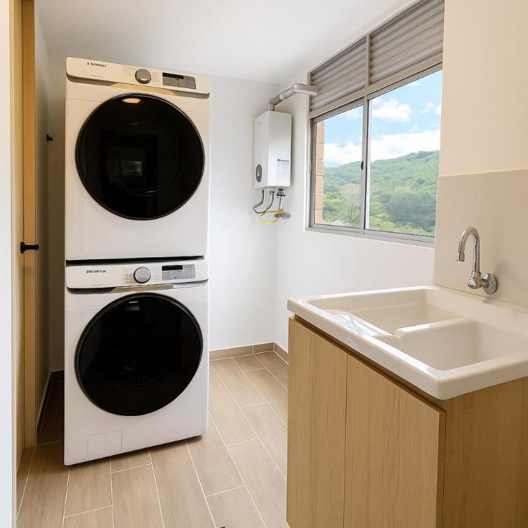 El Poblado Amazing Penthouse with Breathtaking Views - Apartment - 2