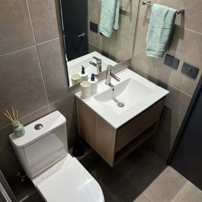 Central Studio Apartment near Movistar Arena - One-Bedroom Apartment - 4
