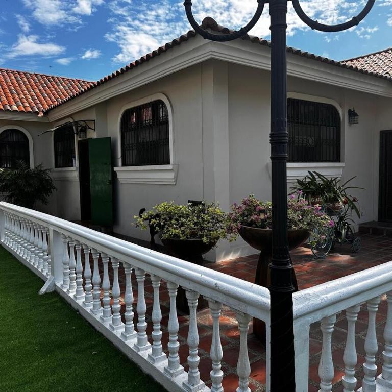 Hermosa Casa Colonial - Vacation Home - 11