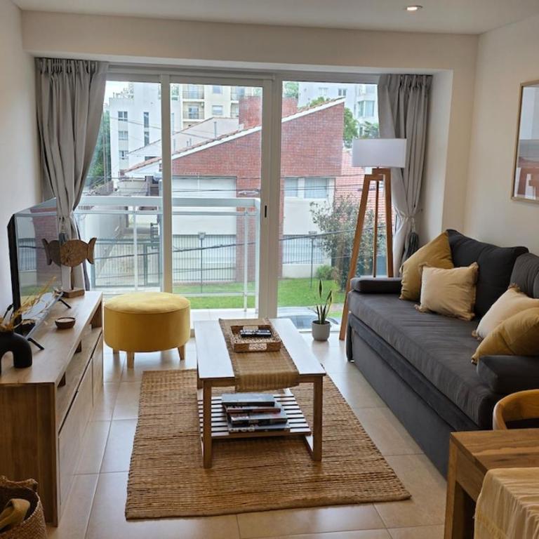 Maryna Golf Playa Grande, con Cochera - Apartamento de 1 dormitorio con balcón y vistas al mar - 2