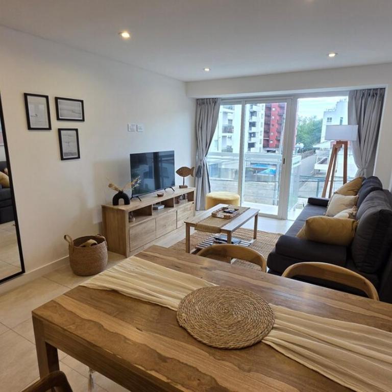 Maryna Golf Playa Grande, con Cochera - Apartamento de 1 dormitorio con balcón y vistas al mar - 5