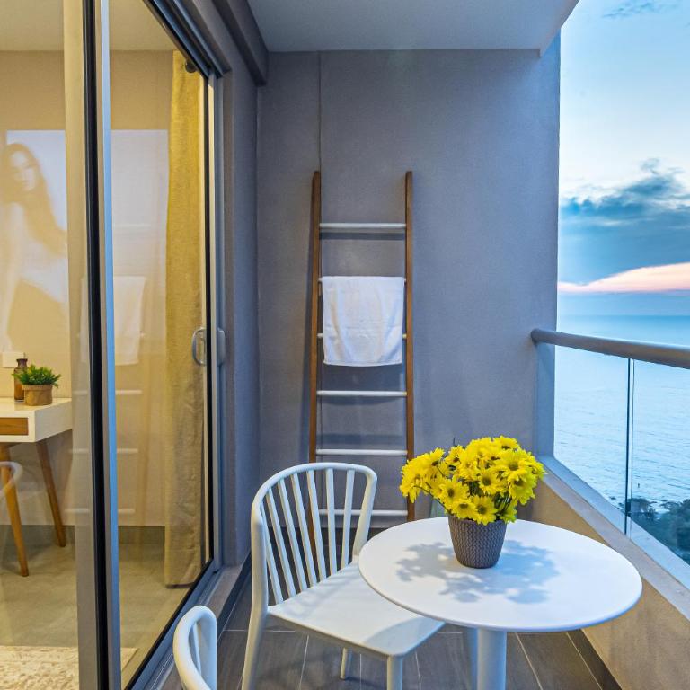Santa Marina Apartments and Beach Club by Xarm Apartments - Studio with Sea View - 11