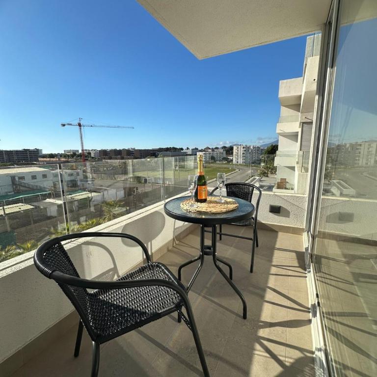 Espectacular Nuevo departamento, en la Serena, con piscina - Two-Bedroom Apartment - 5