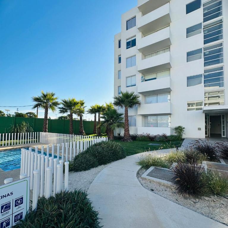 Espectacular Nuevo departamento, en la Serena, con piscina - Two-Bedroom Apartment - 2