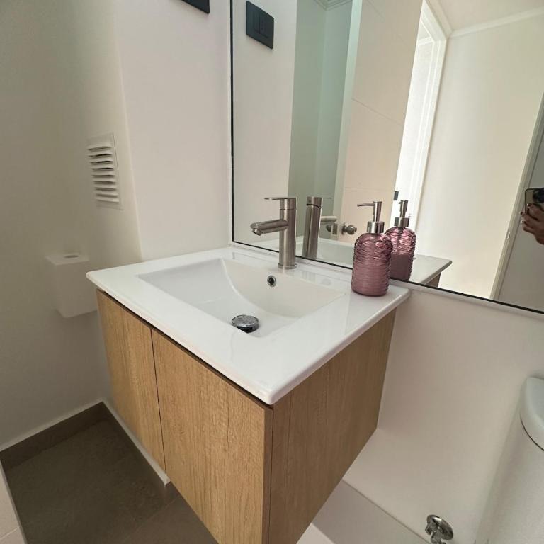 Espectacular Nuevo departamento, en la Serena, con piscina - Two-Bedroom Apartment - 18