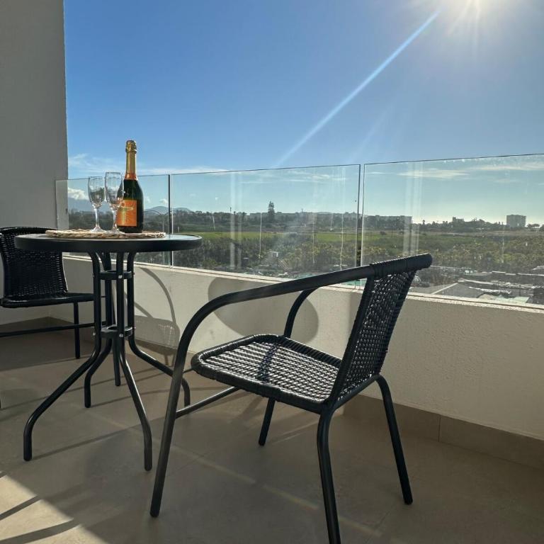 Espectacular Nuevo departamento, en la Serena, con piscina - Two-Bedroom Apartment - 4