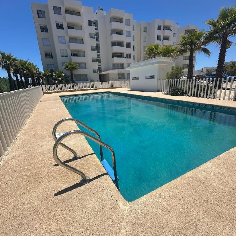 Espectacular Nuevo departamento, en la Serena, con piscina - Two-Bedroom Apartment - 33