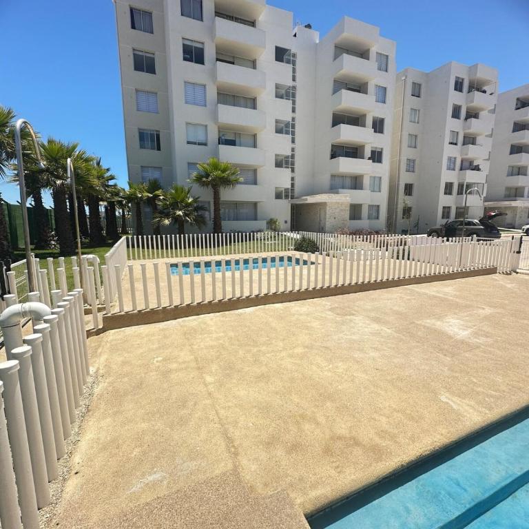 Espectacular Nuevo departamento, en la Serena, con piscina - Two-Bedroom Apartment - 35