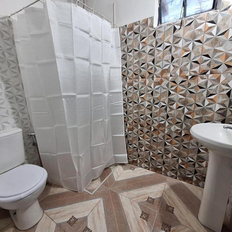 Muy acogedora, bella zona y excelente ubicación - Three-Bedroom House - 25