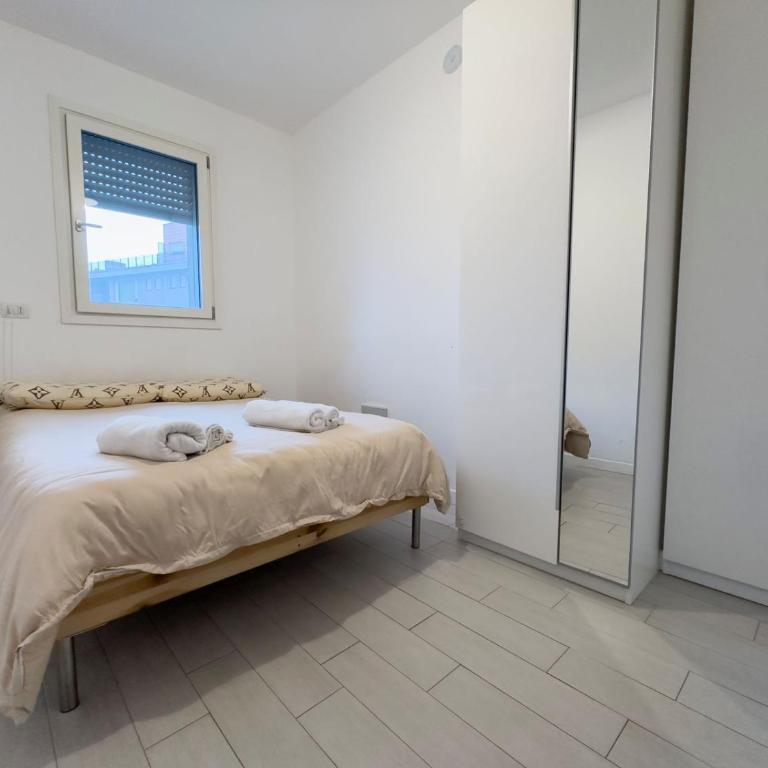 Apartment 3BR with large terrace - 800m from San Leonardo M1 - Appartamento con 3 Camere da Letto e con Balcone - 6
