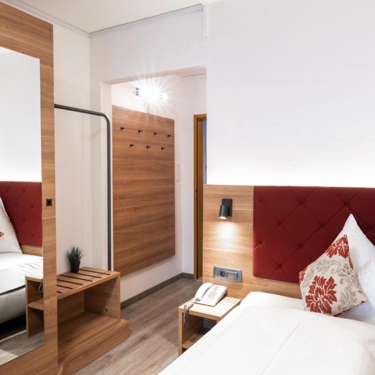 Thermenhotel Krone - inklusive Felsentherme - Standard Zweibettzimmer - 4