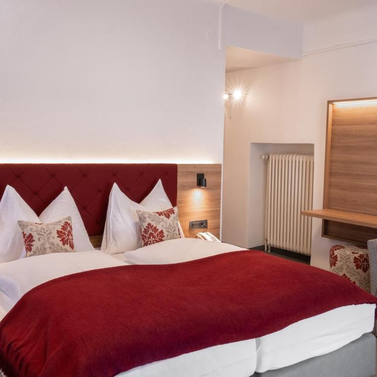 Thermenhotel Krone - inklusive Felsentherme - Dreibettzimmer - 4