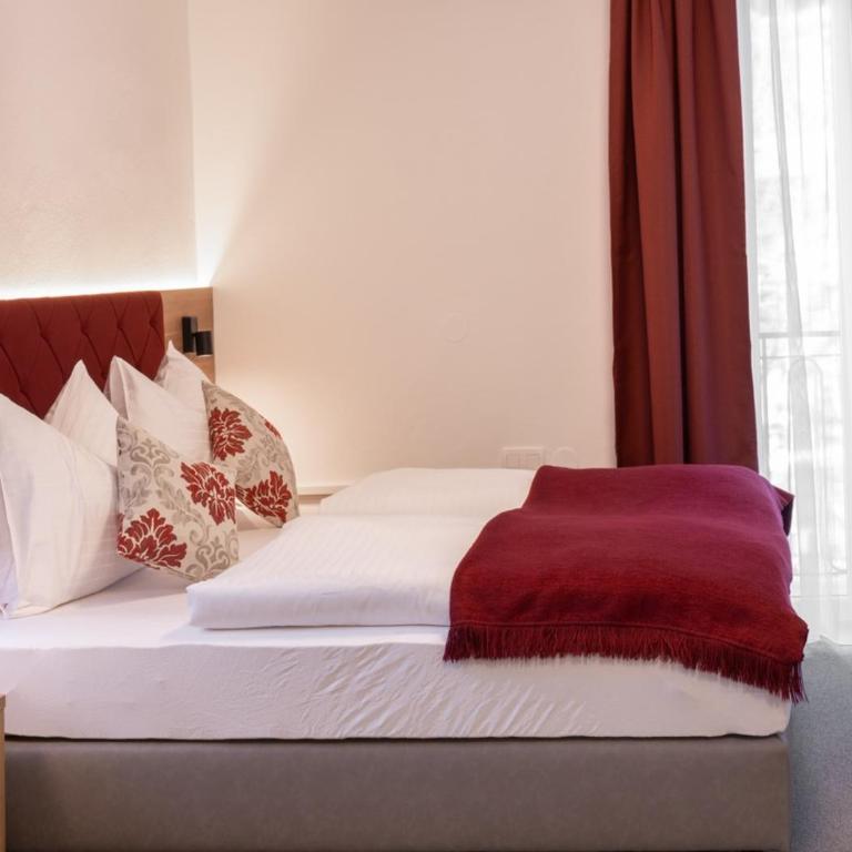 Thermenhotel Krone - inklusive Felsentherme - Vierbettzimmer - 5