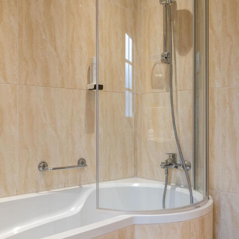 Hotel zum Hirschen Zell am See - Superior Zimmer mit Kingsize-Bett - 2