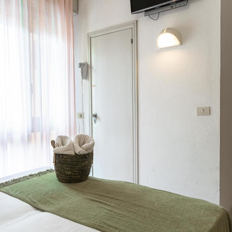 Hotel Cola Frontemare - Classic Connecting Room with Balcony - 4