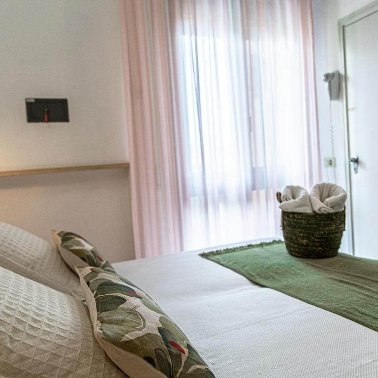 Hotel Cola Frontemare - Classic Connecting Room with Balcony - 3