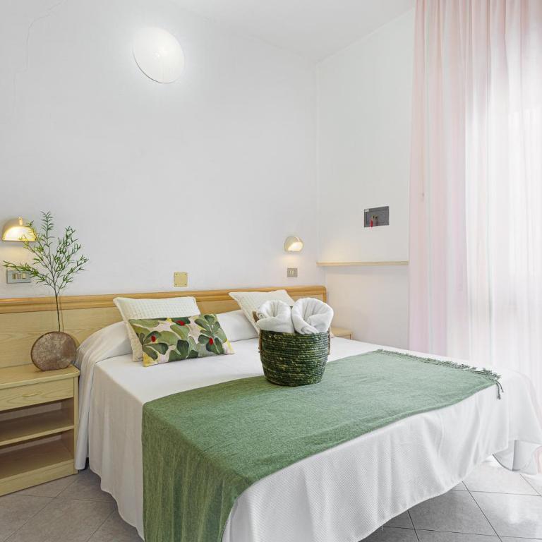 Hotel Cola Frontemare - Classic Connecting Room with Balcony - 6