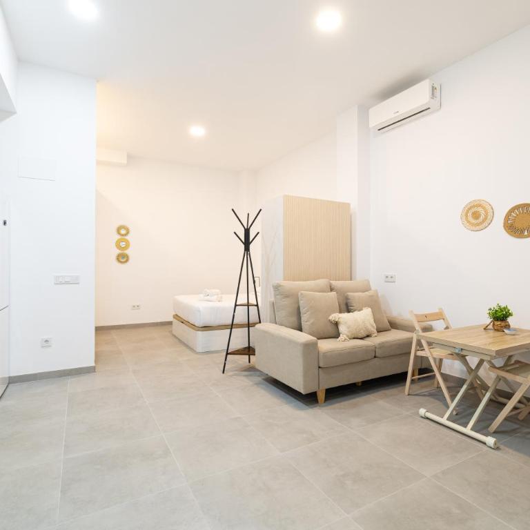 Cosy studio near AVE station - Apartamento - 1