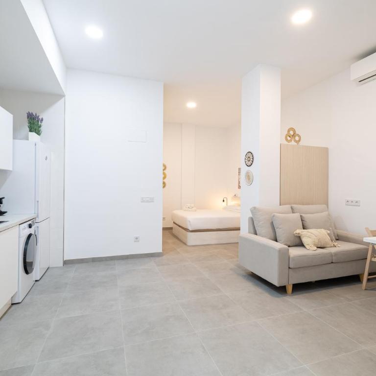 Cosy studio near AVE station - Apartamento - 4