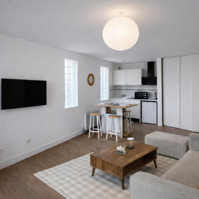 Vaste studio 3 personnes avec balcon et parking - Studio avec Canapé-Lit - 13