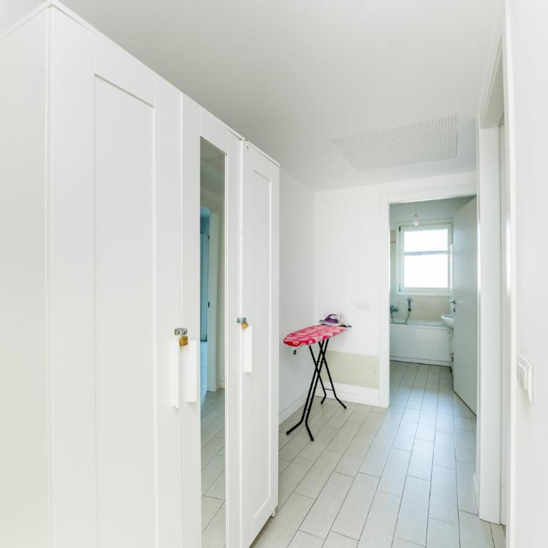 Apartment 3BR with large terrace - 800m from San Leonardo M1 - Appartamento con 3 Camere da Letto e con Balcone - 24