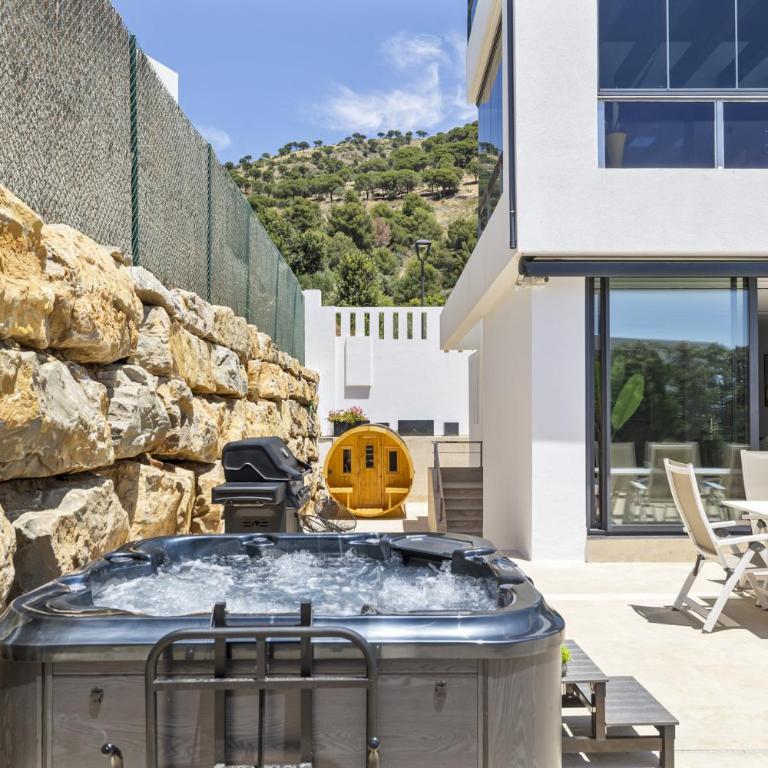 ViVi Homes - Villa Yara Pool, Sauna, Jacuzzi & Cinema - Villa con piscina privada - 1