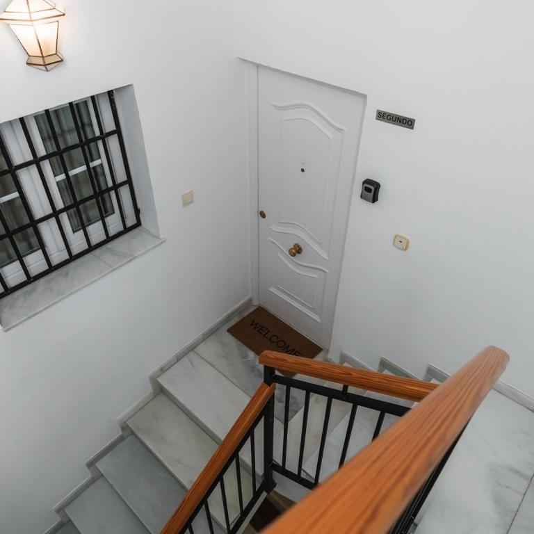 Home4u Castañeda - Three-Bedroom Deluxe Apartment - 35
