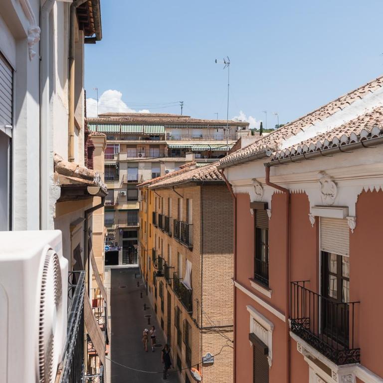 Home4u Castañeda - Three-Bedroom Deluxe Apartment - 31