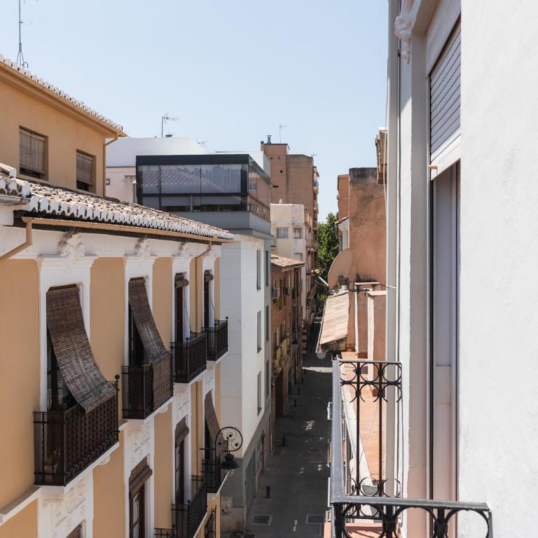 Home4u Castañeda - Three-Bedroom Deluxe Apartment - 29