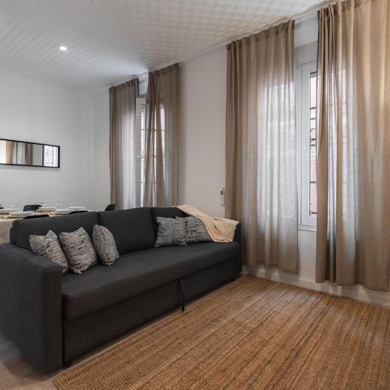 Home4u Castañeda - Two-Bedroom Deluxe Apartment - 8