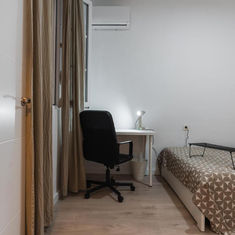 Home4u Castañeda - Two-Bedroom Deluxe Apartment - 27